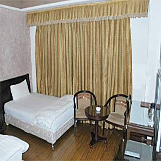Hotel Oyster - City Centre Sector 17, Chandigarh 3